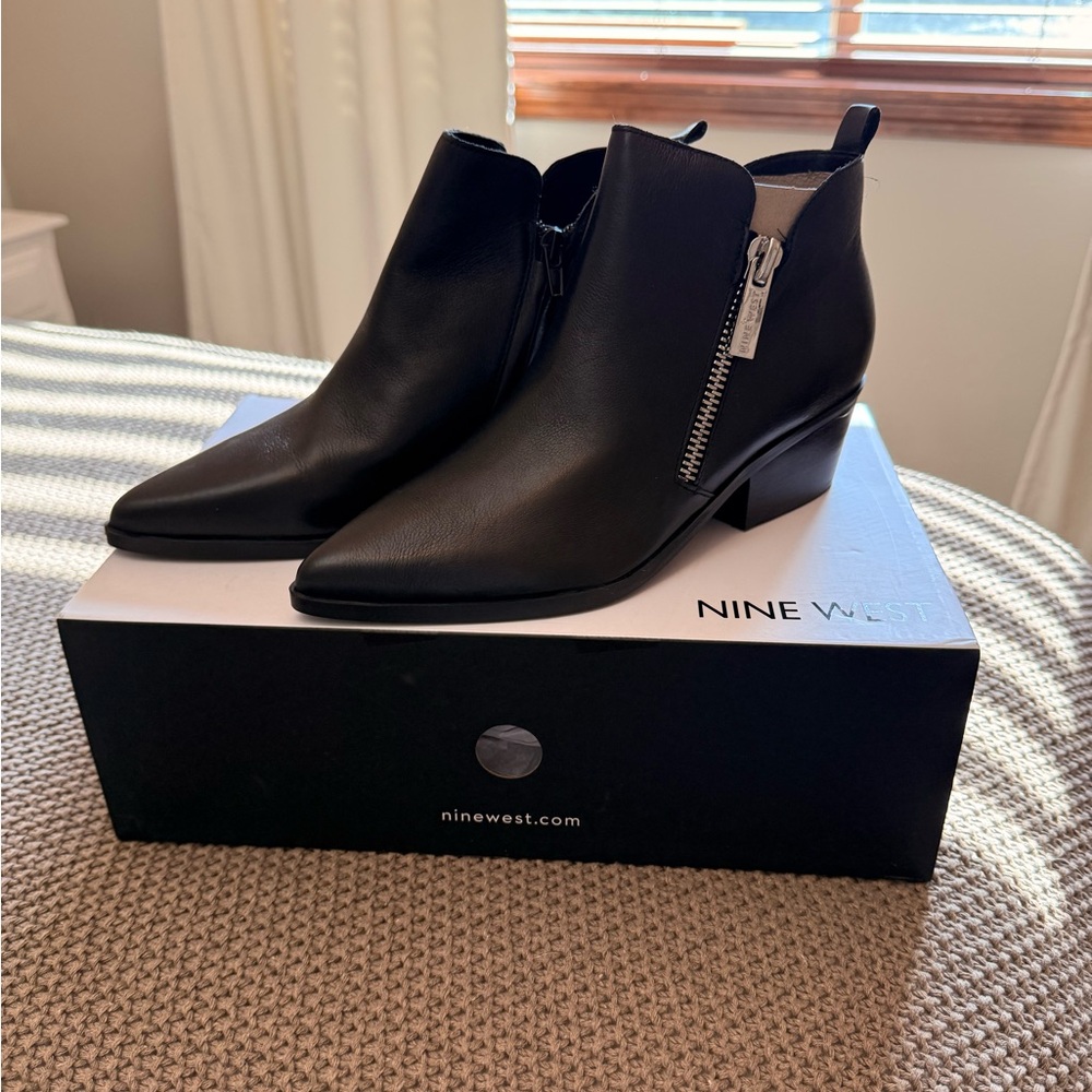 Nine West Black Leather Ankle Booties with Silver Zipper